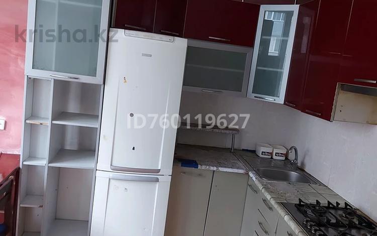 3-бөлмелі пәтер · 85 м² · 4/10 қабат, мкр Жетысу-4 22, бағасы: 350 000 ₸ в Алматы, Ауэзовский р-н — фото 2