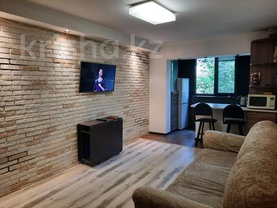 3-бөлмелі пәтер · 65 м² · 4/5 қабат, Чайковского 34 — Макатаева, бағасы: 15 000 ₸ в Алматы, Алмалинский р-н