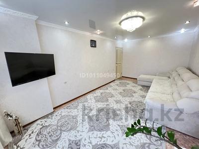 3-комнатная квартира · 74.4 м² · 4/5 этаж, Кизатова 3 н — Бывший ПВВУ, Сити молл, Мечеть, 3 поликлиника за 33 млн 〒 в Петропавловске