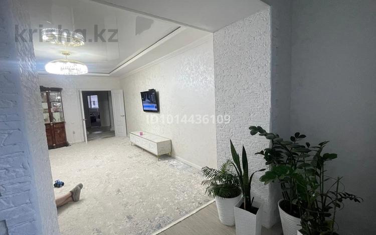 3-бөлмелі пәтер · 110.1 м² · 2/5 қабат, Астана ш/а. 45 — площадь Кадырмырза Али, бағасы: 57 млн ₸ в Уральске, мкр Астана — фото 2