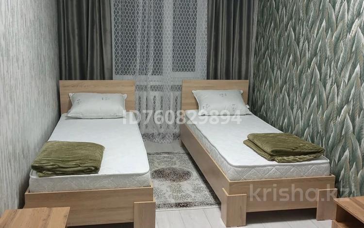 3-комнатная квартира · 60 м² · 1/4 этаж, Молдогулова 4 — Центр города за 15 000 〒 в Балхаше — фото 2