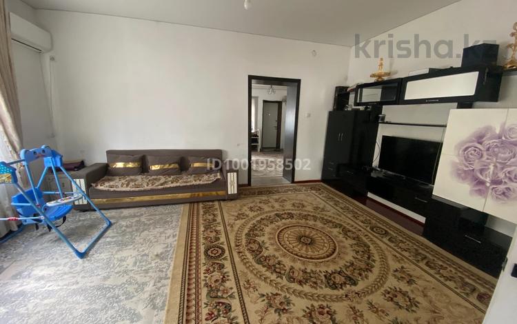 Отдельный дом · 3 комнаты · 100 м² · 4 сот., Тұрар Рысқұлов 38 за 17 млн 〒 в  — фото 2