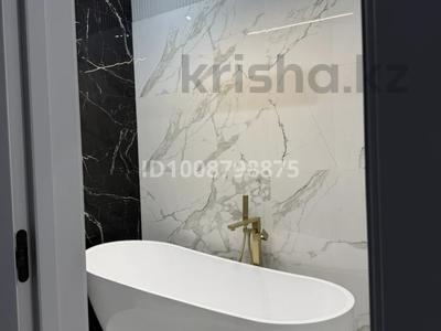 3-комнатная квартира · 100 м² · 9/10 этаж, мкр Юго-Восток, Ашимова 15 за 65 млн 〒 в Караганде, Казыбек би р-н