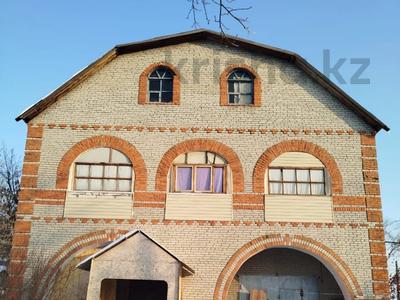 Отдельный дом · 6 комнат · 252 м² · 5.2 сот., Введенская за 57 млн 〒 в Костанае
