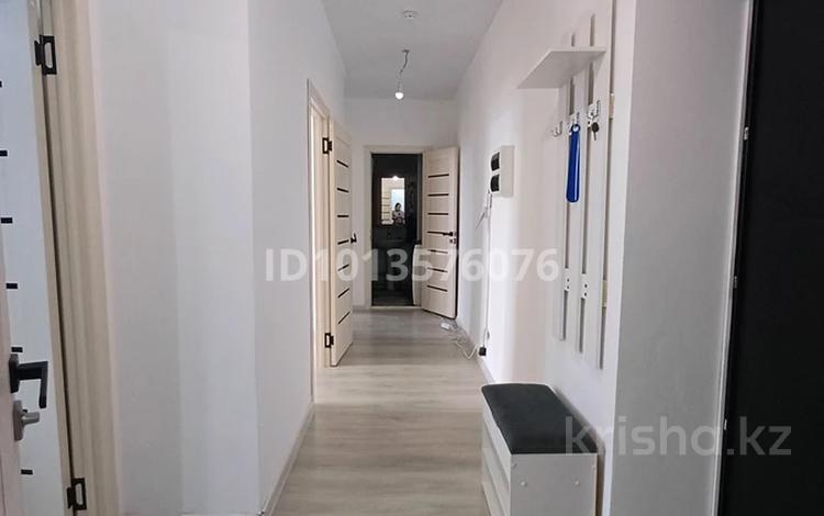 2-комнатная квартира · 60 м² · 10/12 этаж, СТ Монтажник, Р. Кошкарбаева 1140 — Aport Mall East за 250 000 ₸ в  — фото 2