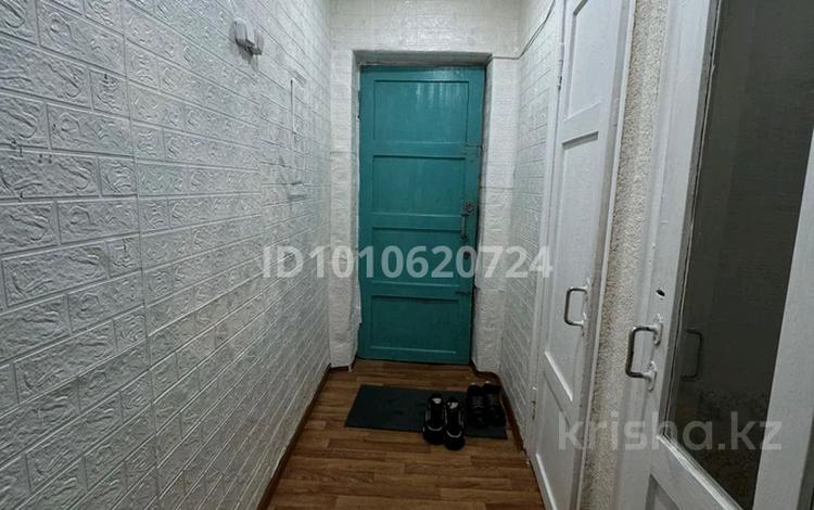 3-комнатная квартира · 56 м² · 5/5 этаж, Пришахтинск, Зелинского 28/2 за 14.5 млн ₸ в Караганде, Алихана Бокейханова р-н — фото 2