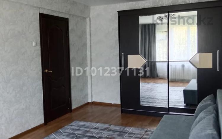 1-комнатная квартира · 33 м² · 2/5 этаж, Льва Толстого 4 за 160 000 ₸ в Усть-Каменогорске, Ульбинский — фото 5