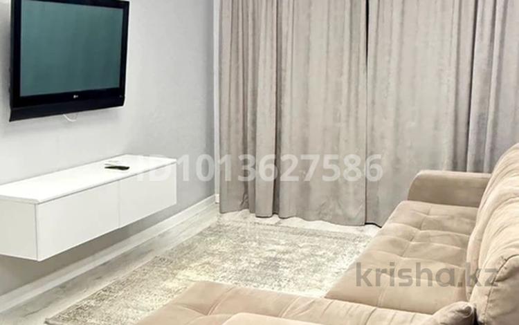 2-бөлмелі пәтер · 50 м² · 1/5 қабат, мкр 11, Абулхаир хана 67б — За стадионом,таксимом Район ДСК, бағасы: 14 000 ₸ в Актобе — фото 2