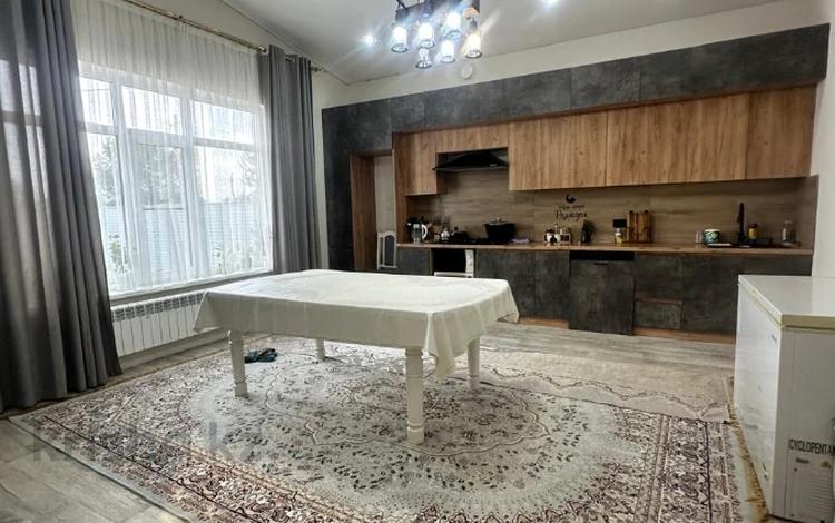 Отдельный дом · 4 комнаты · 158.2 м² · 8 сот., Заречный-3 за 31 млн ₸ в Актобе, жилой массив Заречный-3 — фото 2