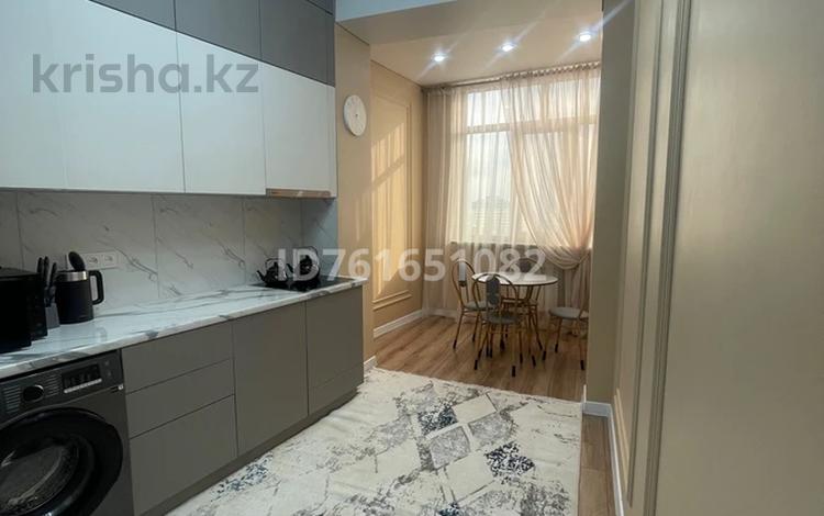 2-комнатная квартира · 80 м² · 10/16 этаж, 17-й мкр 23 за 350 000 ₸ в Актау — фото 2
