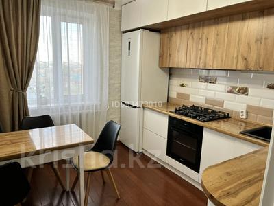 2-комнатная квартира, 59 м², 8/9 этаж помесячно, Пушкина 175 — Площадь Целинников,Народный банк,Казахский Драмтеатр за 200 000 〒 в Костанае