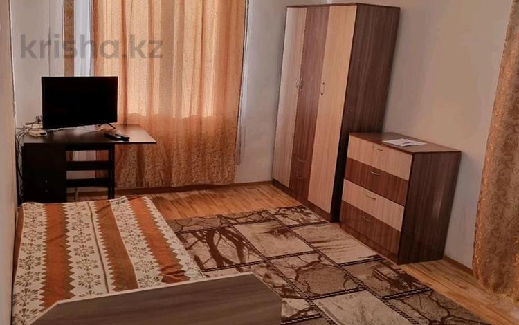 1-комнатная квартира · 33 м² · 3/3 этаж, 18микр 13 за 135 000 ₸ в Конаеве — фото 2