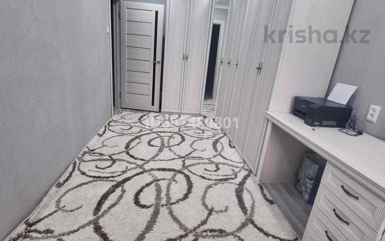 2-бөлмелі пәтер · 45 м² · 4/5 қабат, мкр Айгуль 11 — Абулхайыр хана переулок желтоксан, бағасы: 20 млн ₸ в Уральске — фото 3
