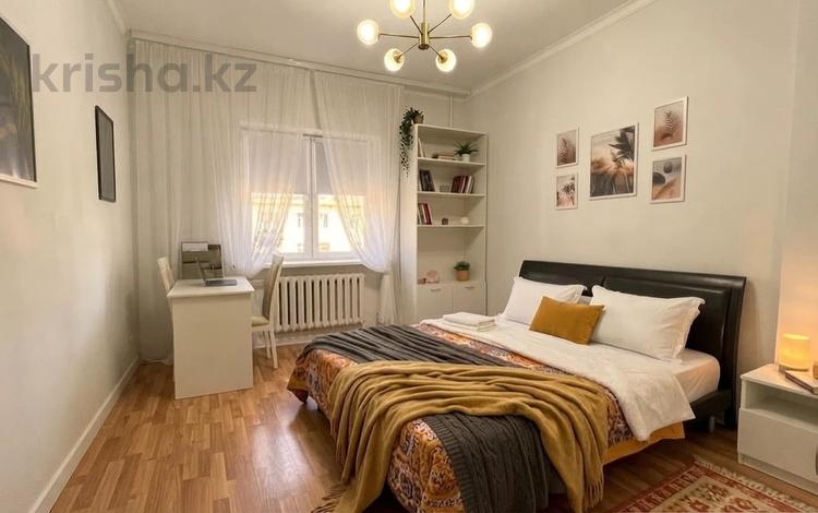 3-комнатная квартира · 130 м² · 6/10 этаж, Д. Кунаева 35 за 30 000 ₸ в Астане, Есильский р-н — фото 4
