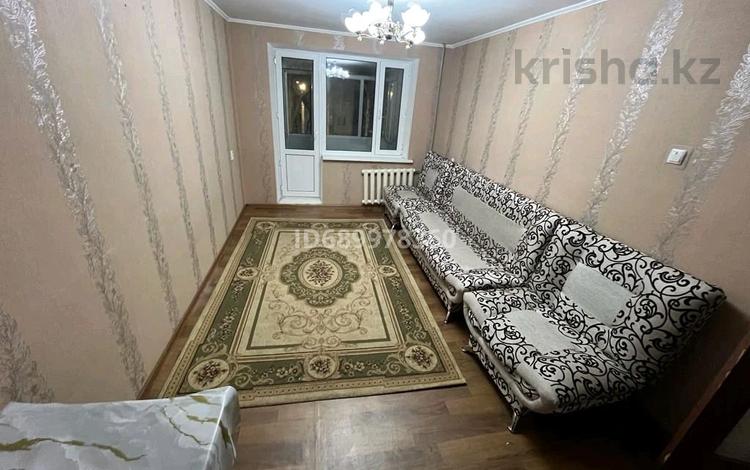 2-комнатная квартира, 48 м², 3/5 этаж помесячно, 7 мкр 2 — Самал за 100 000 〒 в Таразе — фото 2