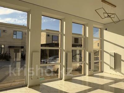 Отдельный дом · 4 комнаты · 268.1 м² · 1 сот., Теплый пляж за 50 млн 〒 в Актау, мкр Приморский