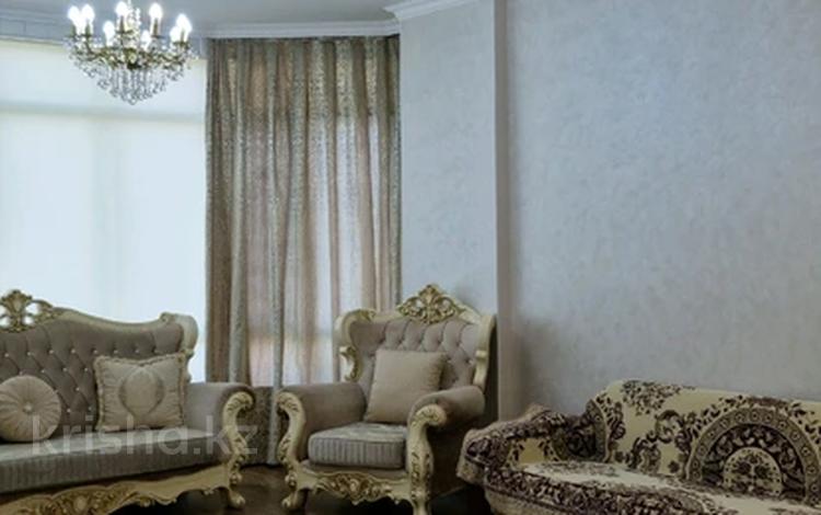 4-комнатная квартира · 200 м² · 8 этаж, проспект Кунаева 36 за 45 000 ₸ в Шымкенте, Аль-Фарабийский р-н — фото 35