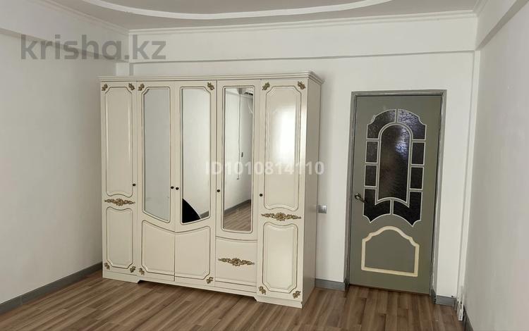 1-комнатная квартира · 51 м² · 2/5 этаж, мкр Нурсая, Габдиев 38 за 180 000 ₸ в Атырау — фото 2
