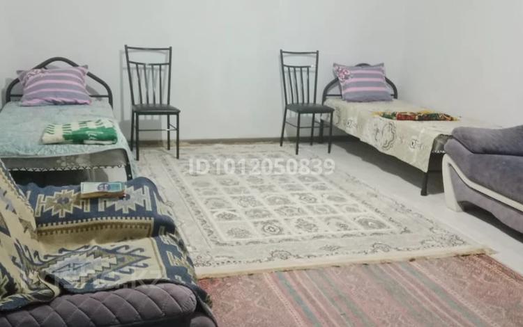 2-комнатная квартира · 40 м², ул. Абенова 1А/1 за 20 000 ₸ в Туркестане — фото 2