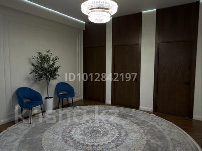 4-бөлмелі пәтер · 170 м² · 3/3 қабат, Самена Даненулы 74 — Комратова, бағасы: 102 млн ₸ в Таразе