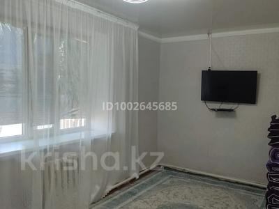 Отдельный дом · 3 комнаты · 90 м² · 10 сот., Абая 7 — Возле реки Урал за 5.3 млн ₸ в Акжаик