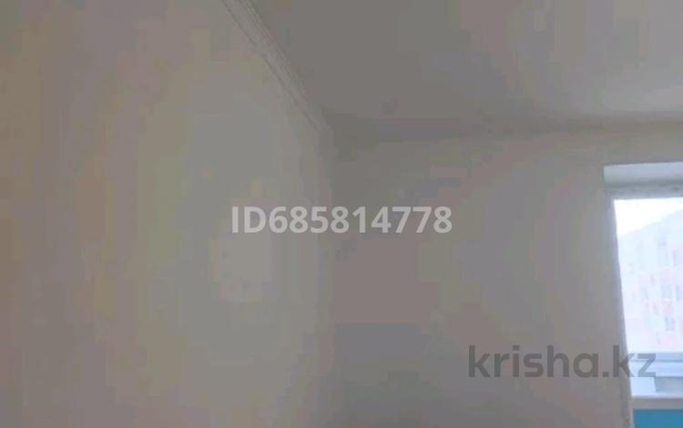 2-бөлмелі пәтер · 77 м² · 4/5 қабат, мкр. Алтын орда, Мкр. Батыс-2, бағасы: 23 млн 〒 в Актобе — фото 3