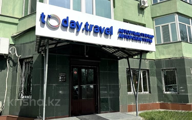 Свободное назначение, офисы, магазины и бутики, склады, салоны красоты, бани, гостиницы и зоны отдыха, фитнес и спорт, медцентры и аптеки, образование, развлечения, конференц-залы, кабинеты и рабочие места, студии · 180 м² за 1.8 млн 〒 в Алматы, Алмалинский р-н — фото 2