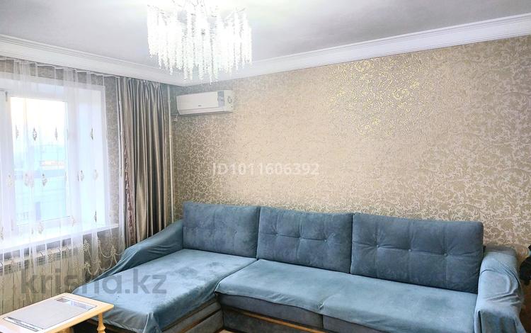 2-комнатная квартира · 53 м² · 3 этаж, мкр Новый Город — Бухар-Жырау за 18 000 ₸ в Караганде, Казыбек би р-н — фото 2