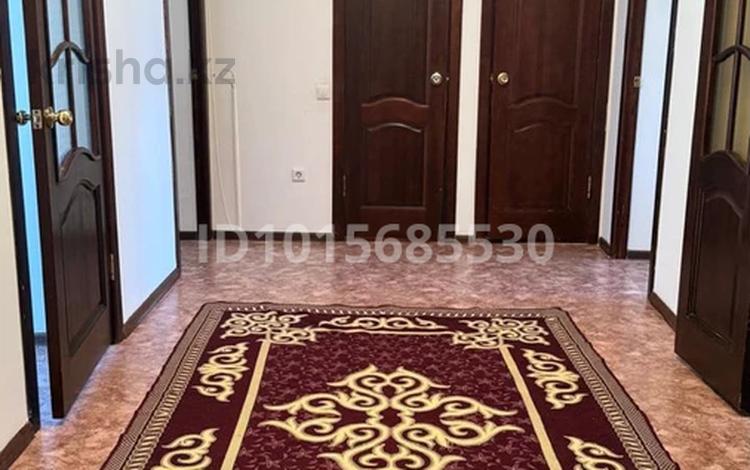 3-комнатная квартира · 90 м², мкр. Алтын орда 8 за 180 000 ₸ в Актобе — фото 2
