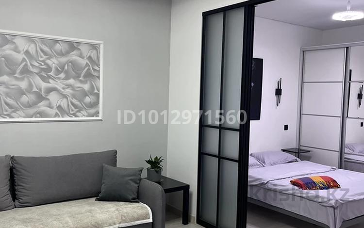 2-комнатная квартира · 50 м² · 3/7 этаж, Халиуллина — ТЦ Магнум за 18 000 ₸ в Алматы, Медеуский р-н — фото 3