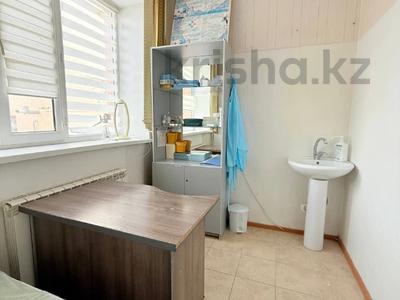 Отдельный дом · 5 комнат · 384.9 м² · 4.6 сот., Махамбета Утемисова 37 за 55 млн ₸ в Актобе