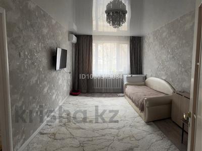 3-комнатная квартира · 62 м² · 1/5 этаж, мкр Айгуль за 20 млн 〒 в Уральске