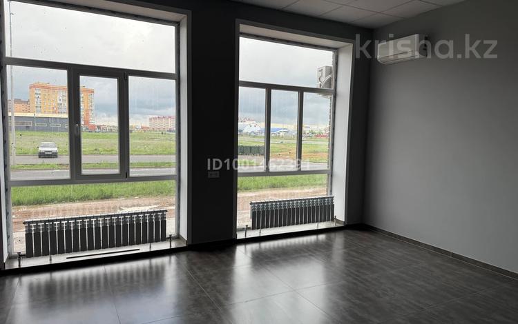 Свободное назначение, офисы, магазины и бутики, салоны красоты, фитнес и спорт, медцентры и аптеки, образование, кабинеты и рабочие места, студии · 128 м² за 600 000 〒 в Уральске — фото 2