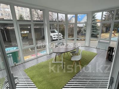 Жеке үй · 4 бөлме · 250 м² · 12 жүзд., Мирас ш/а., Кенесары хан 109, бағасы: 800 000 ₸ в Алматы, Бостандыкский р-н