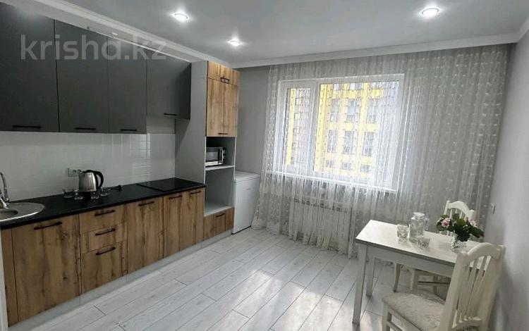 2-комнатная квартира, 58 м², 5/9 этаж помесячно, Е-22 2 — E-51