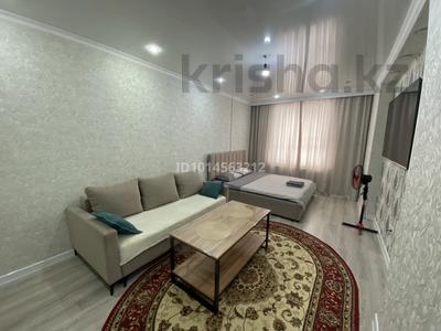 2-комнатная квартира · 60 м² · 11/24 этаж, Шаймерденова 8 — Нурлы Жол Вокзал, Байтурсынова-Нажмиденова за 18 000 ₸ в Астане, Сарайшык р-н
