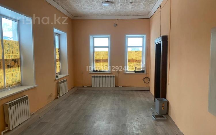 Свободное назначение, офисы, магазины и бутики, склады, студии · 102.7 м² за 308 100 ₸ в Караганде, Казыбек би р-н — фото 7