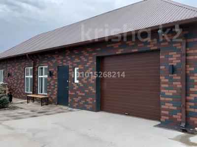 Отдельный дом · 1 комната · 18 м² · 9 сот., мкр Жулдыз-2, 44 улица 67 — На нашем улице новая школа за 15 млн ₸ в Атырау