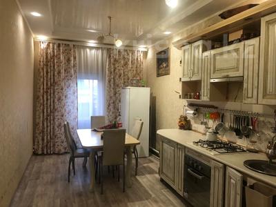 Продажа домов и дачи в Северо-Казахстанской обл.: Отдельный дом · 4 комнаты · 175 м² · 6 сот., 2-ая Линия 1 за 66.3 млн 〒 Отдельный дом · 4 комнаты · 175 м² · 6 сот., 2-ая Линия 1 за 66.3 млн 〒 в Петропавловске