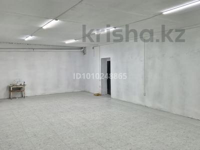 Свободное назначение, офисы, магазины и бутики, склады, салоны красоты, фитнес и спорт, медцентры и аптеки, образование, развлечения, кабинеты и рабочие места · 147 м² за 300 000 〒 в Актобе, мкр. Алтын орда