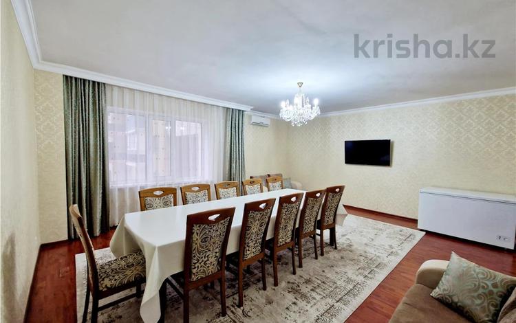 3-комнатная квартира · 106.5 м² · 2/12 этаж, мкр Юго-Восток, Республики за 37 млн ₸ в Караганде, Казыбек би р-н — фото 2