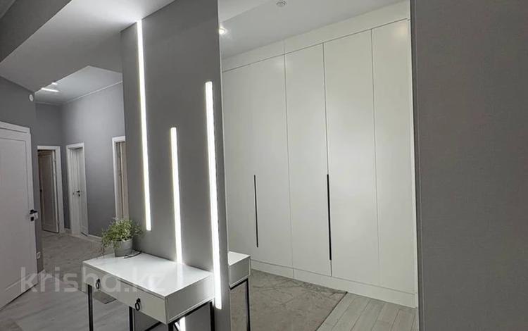 3-бөлмелі пәтер · 91 м² · 4/10 қабат, 18А мкр 10, бағасы: 46.5 млн ₸ в Актау — фото 2