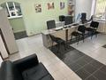 Офисы, медцентры и аптеки, кабинеты и рабочие места · 83 м² за 500 000 〒 в Атырау, мкр Центральный