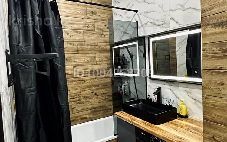 3-бөлмелі пәтер · 80 м² · 1/4 қабат, Казбекова — Казбекова, бағасы: 35.7 млн ₸ в Балхаше — фото 2