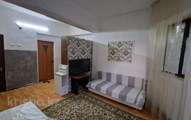 1-бөлмелі пәтер · 25 м² · 1 қабат, мкр Дубок-2 д143, бағасы: 120 000 ₸ в Алматы, Ауэзовский р-н — фото 2