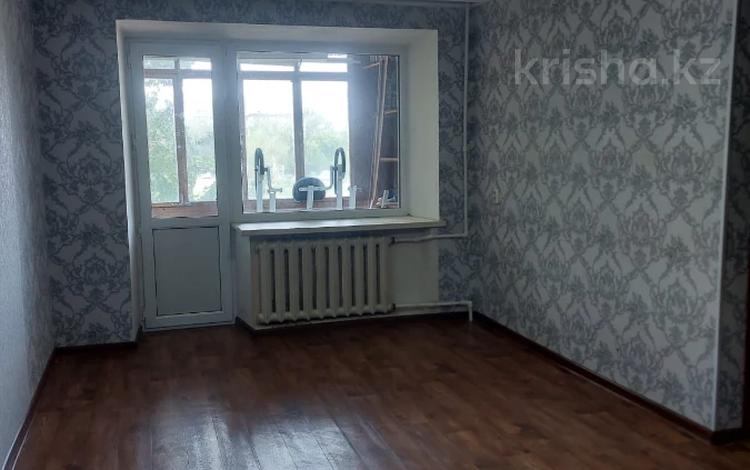 2-бөлмелі пәтер · 46 м² · 3/5 қабат, 12-шағынаудан, бағасы: 9 млн ₸ в Караганде, Алихана Бокейханова р-н — фото 2