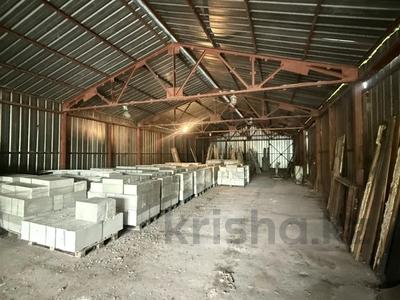 Өнеркәсіптік база · 33 сотық, Жамбыла Жабаева 249, бағасы: 69 млн ₸ в Петропавловске