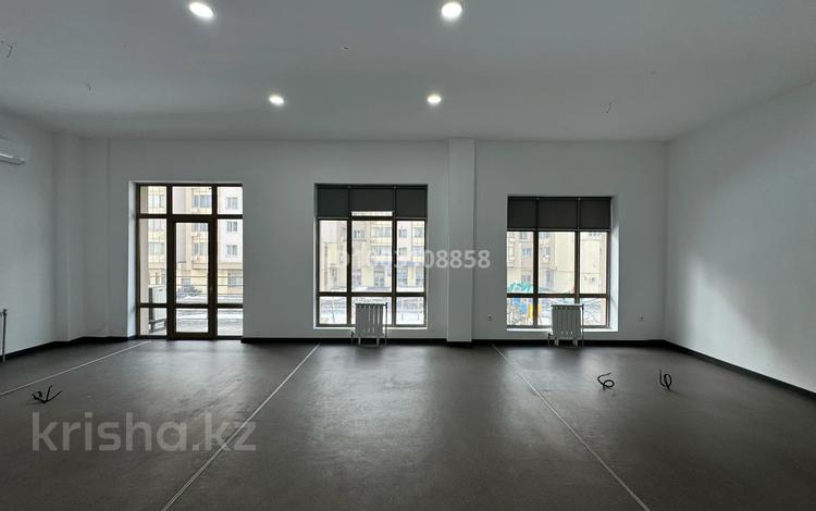 Свободное назначение, офисы, магазины и бутики, салоны красоты, фитнес и спорт, медцентры и аптеки, образование, развлечения, кабинеты и рабочие места, студии · 60 м² за 600 000 ₸ в Алматы, Ауэзовский р-н — фото 2