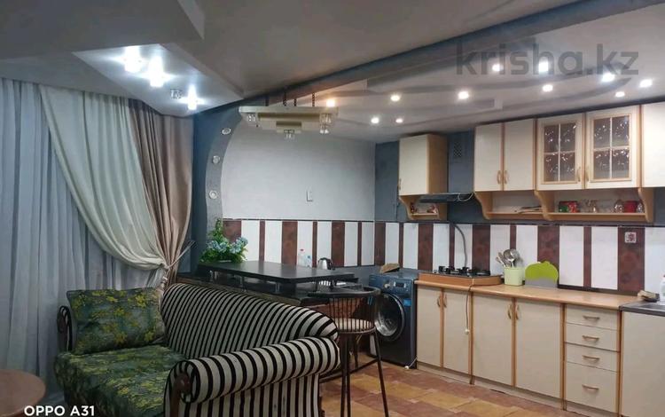 3-комнатная квартира · 64 м² · 1/9 этаж, Айтиева 72 за 180 000 ₸ в Уральске — фото 2