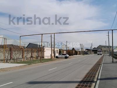 Отдельный дом · 9 комнат · 235 м², Жандарбекова — С улицы Аскарова Гамалея за 32 млн ₸ в Таразе